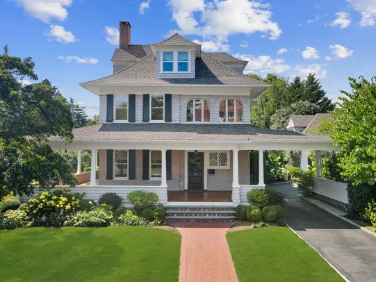 Kaitlan Cantwell Real Estate in Larchmont, NY (6)