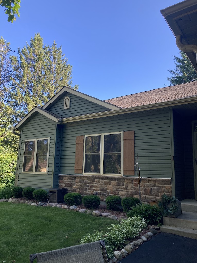 Schmit's Pressure Washing and Sealing in East Troy, WI (2)