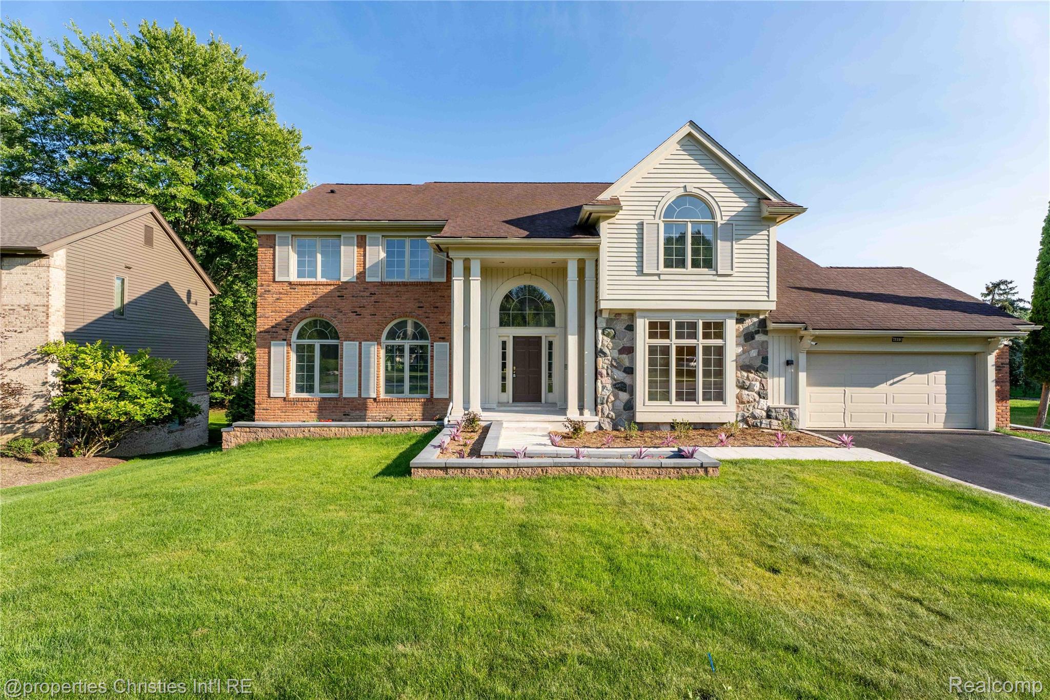 @properties Christie's International Real Estate: Samuel Kaplunov, Principal Broker in Birmingham, MI (4)