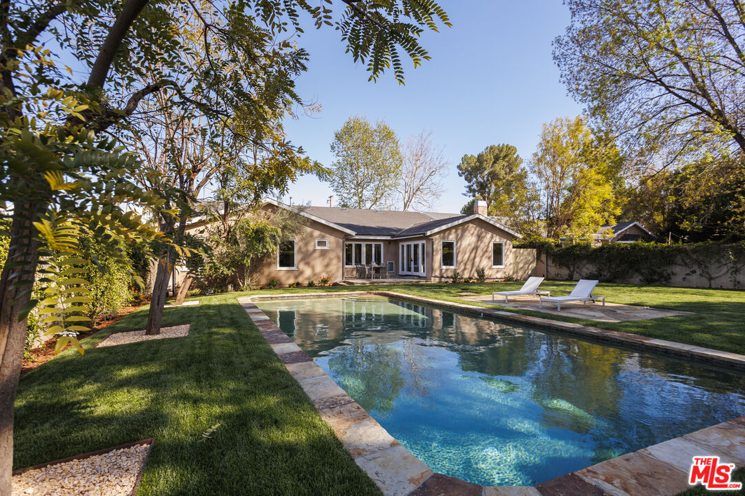 Jordan Bridges | Compass Real Estate in Beverly Hills, CA