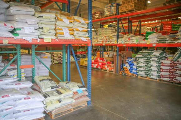 Robinson's Feed & Farm Supply in Lodi, CA (6)