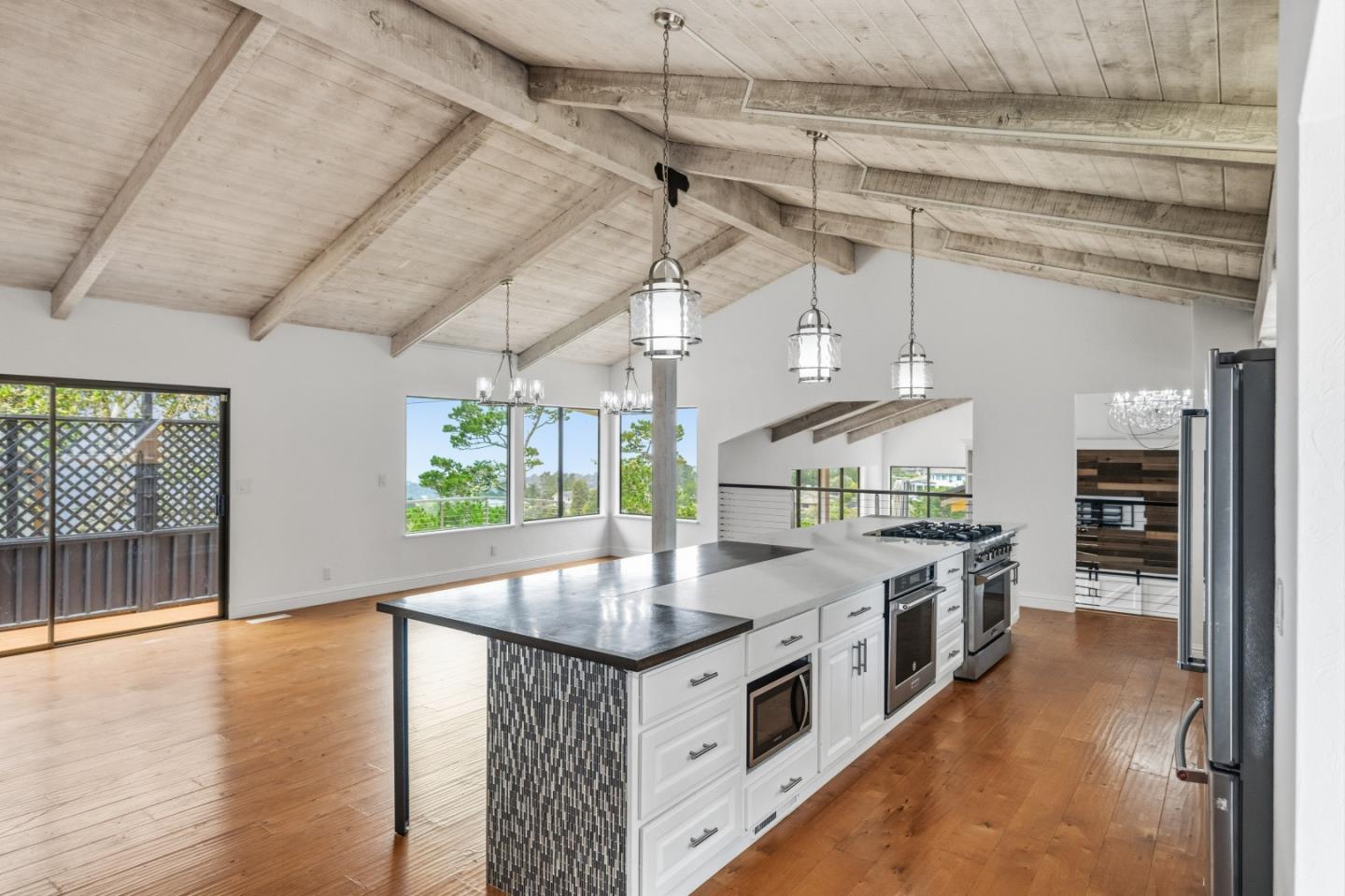 Lucie Campos, Realtor in Pacific Grove, CA (5)