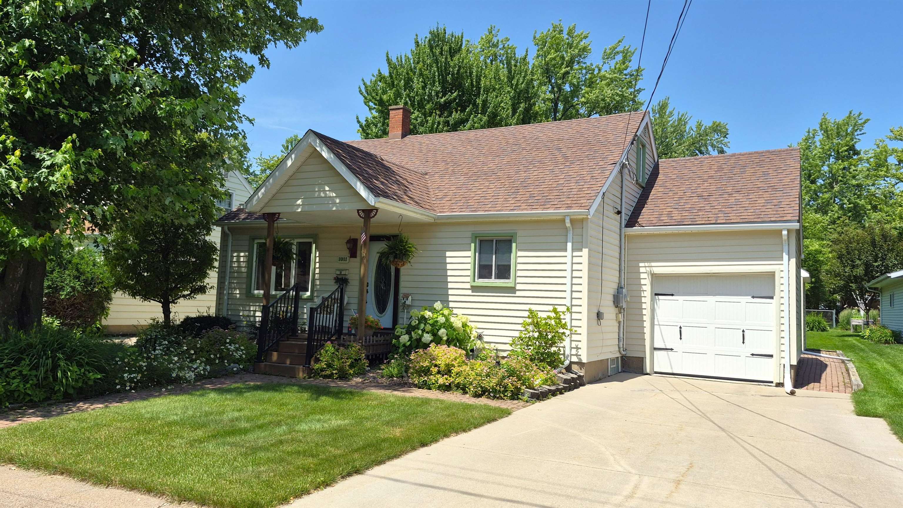 Katie Officer Realtor, Brock and Decker in Marshfield, WI (2)