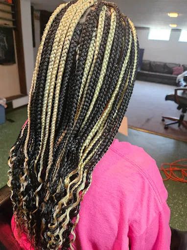 Maya African Hair Braiding in Milwaukee, WI (6)