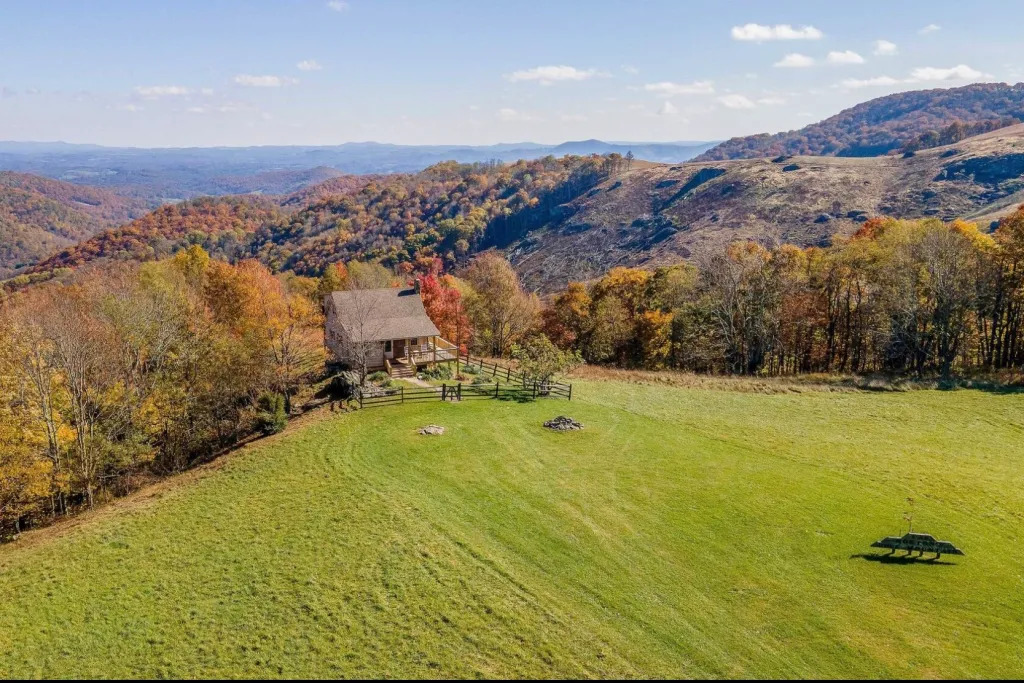 Morton Realty & Auction Co in Independence, VA
