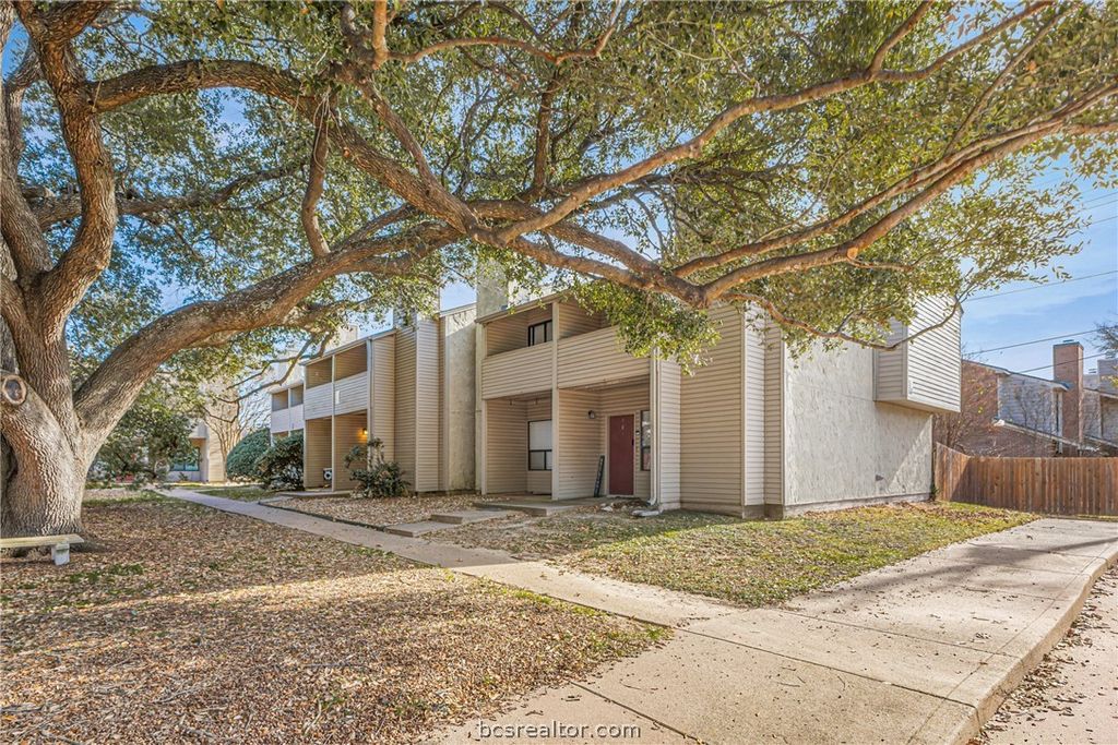 Aggieland REALTORS in College Station, TX (4)