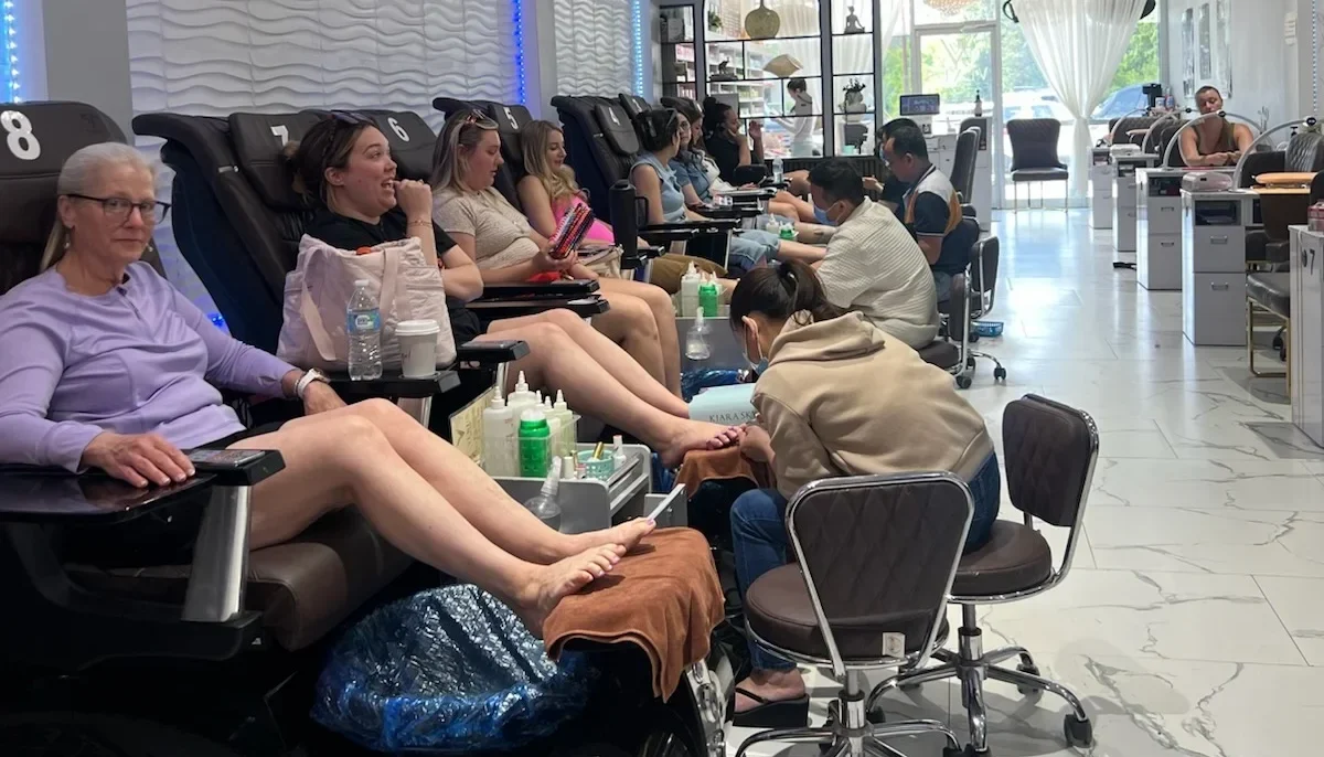 VENUS NAIL & SPA in Woodhaven, MI (2)