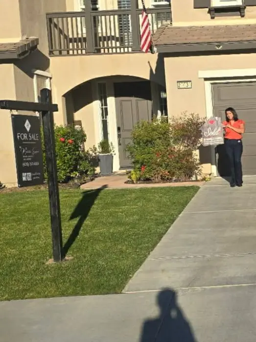 Michelle Esquivel | Realtor in Monrovia CA | First-Time Home Buyer & Seller Specialist in Monrovia, CA (3)