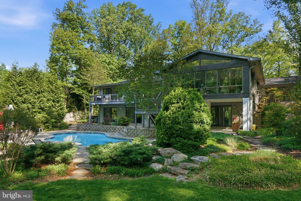 Betsy Taylor, RLAH @properties, REALTOR in Chevy Chase, MD (3)