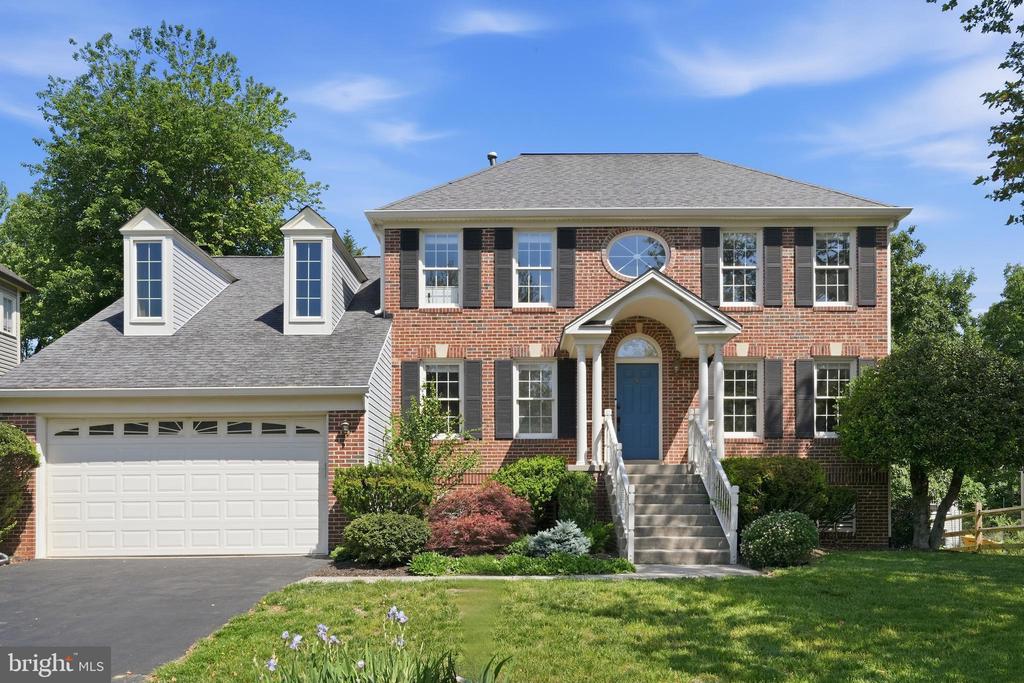 Betsy Taylor, RLAH @properties, REALTOR in Chevy Chase, MD (4)
