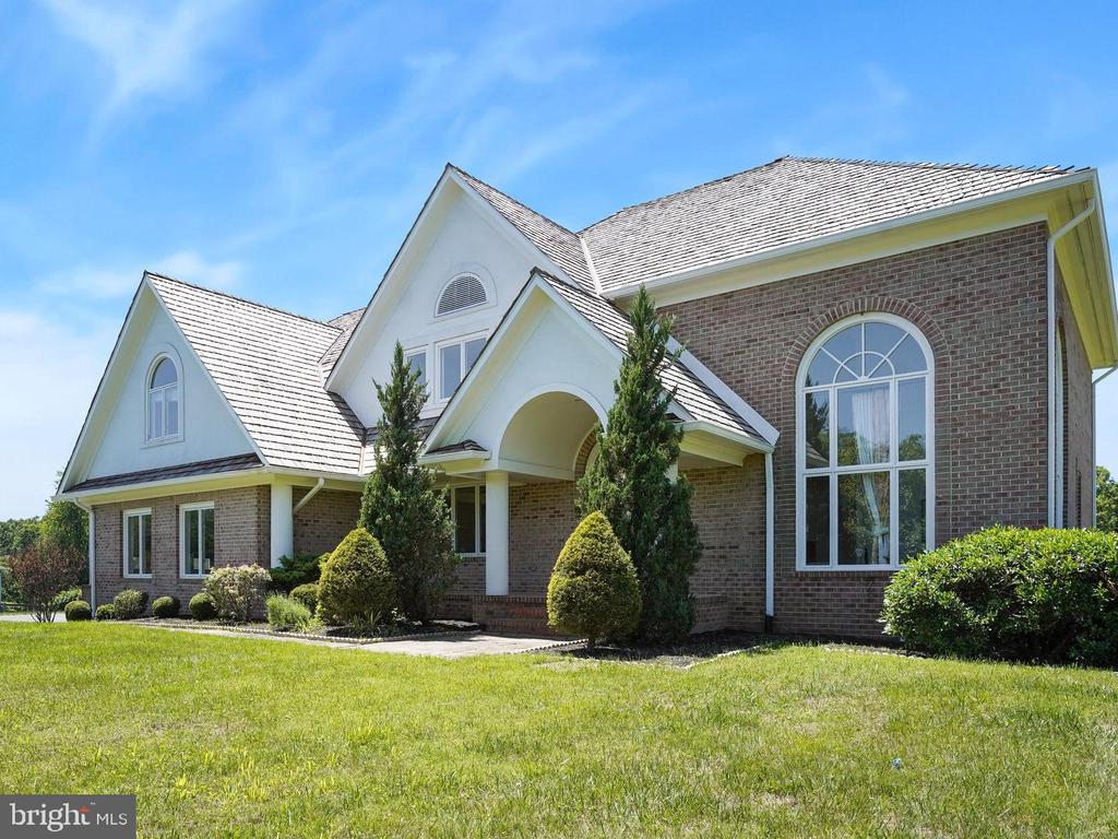 Betsy Taylor, RLAH @properties, REALTOR in Chevy Chase, MD (5)