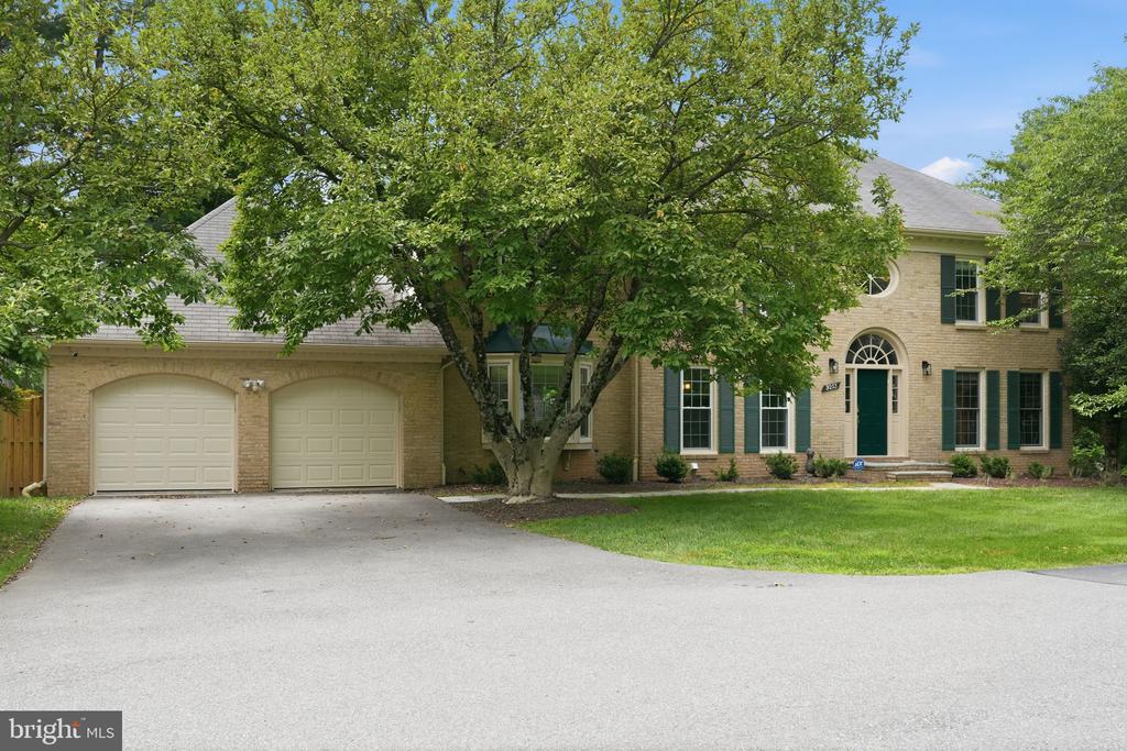 Betsy Taylor, RLAH @properties, REALTOR in Chevy Chase, MD (6)