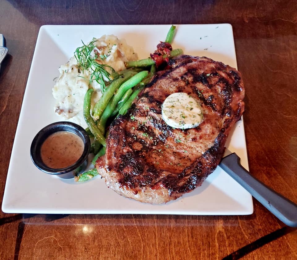 The Groove Steak & Lobster House in Rockport, TX (3)