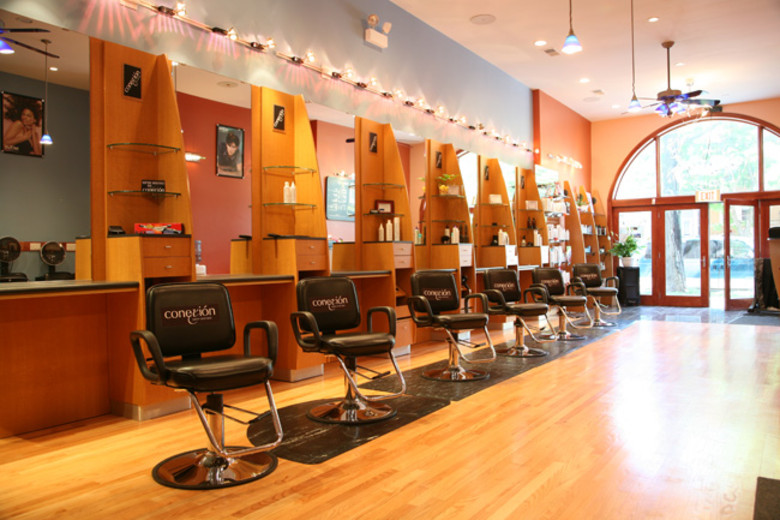 Conexión Salon and Spa in Chicago, IL