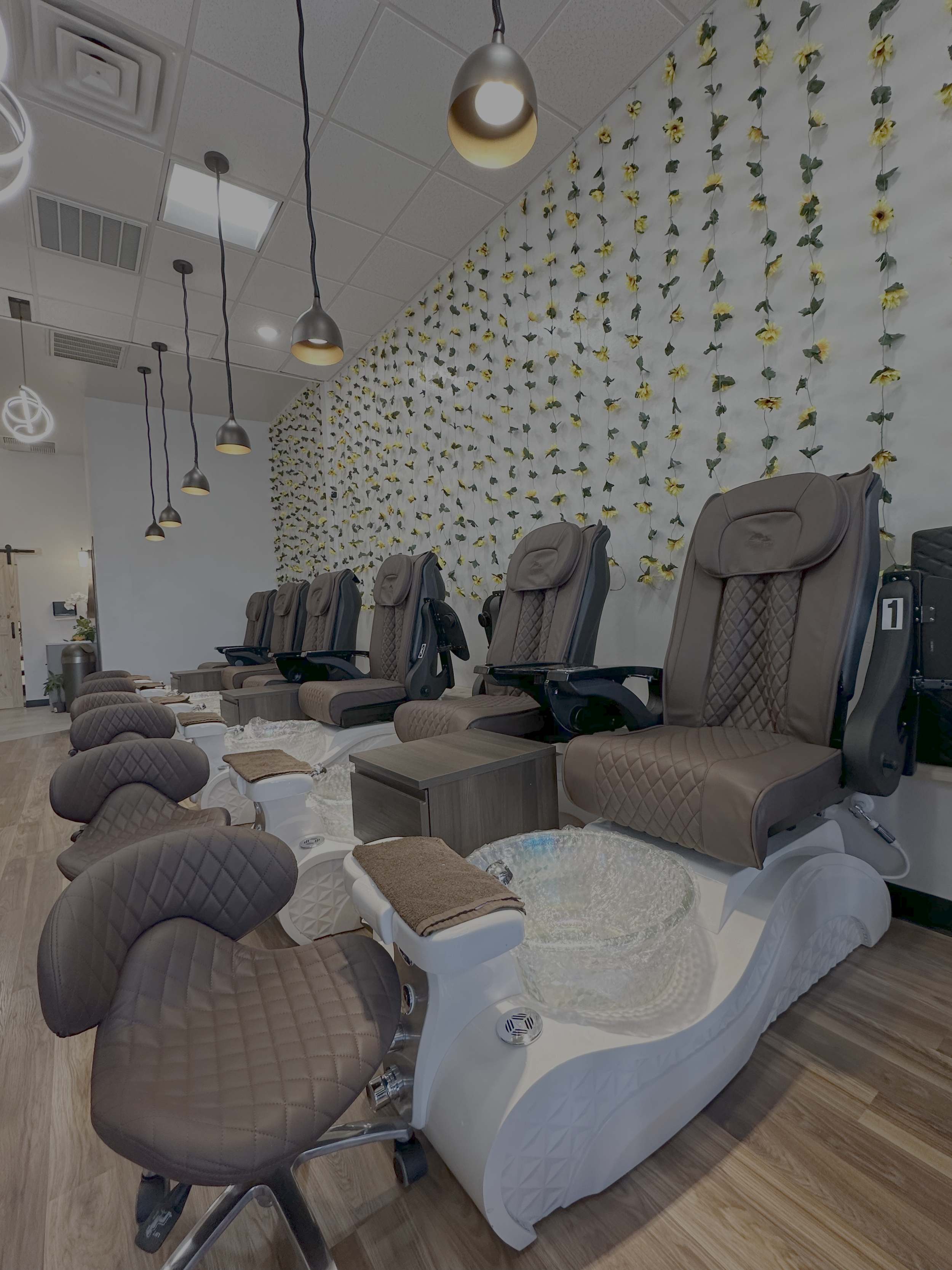 Sunflower Nails & Spa in De Pere, WI