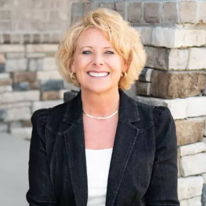 Jamie Gabbard Group - Glasshouse Realty in Waynesville, OH