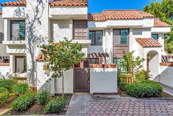Lina Zhou Real Estate Team - Your Home SOLD GUARANTEED Or We Buy It! in Stevens Creek Blvd, CA (5)