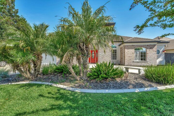 Lina Zhou Real Estate Team - Your Home SOLD GUARANTEED Or We Buy It! in Stevens Creek Blvd, CA (6)