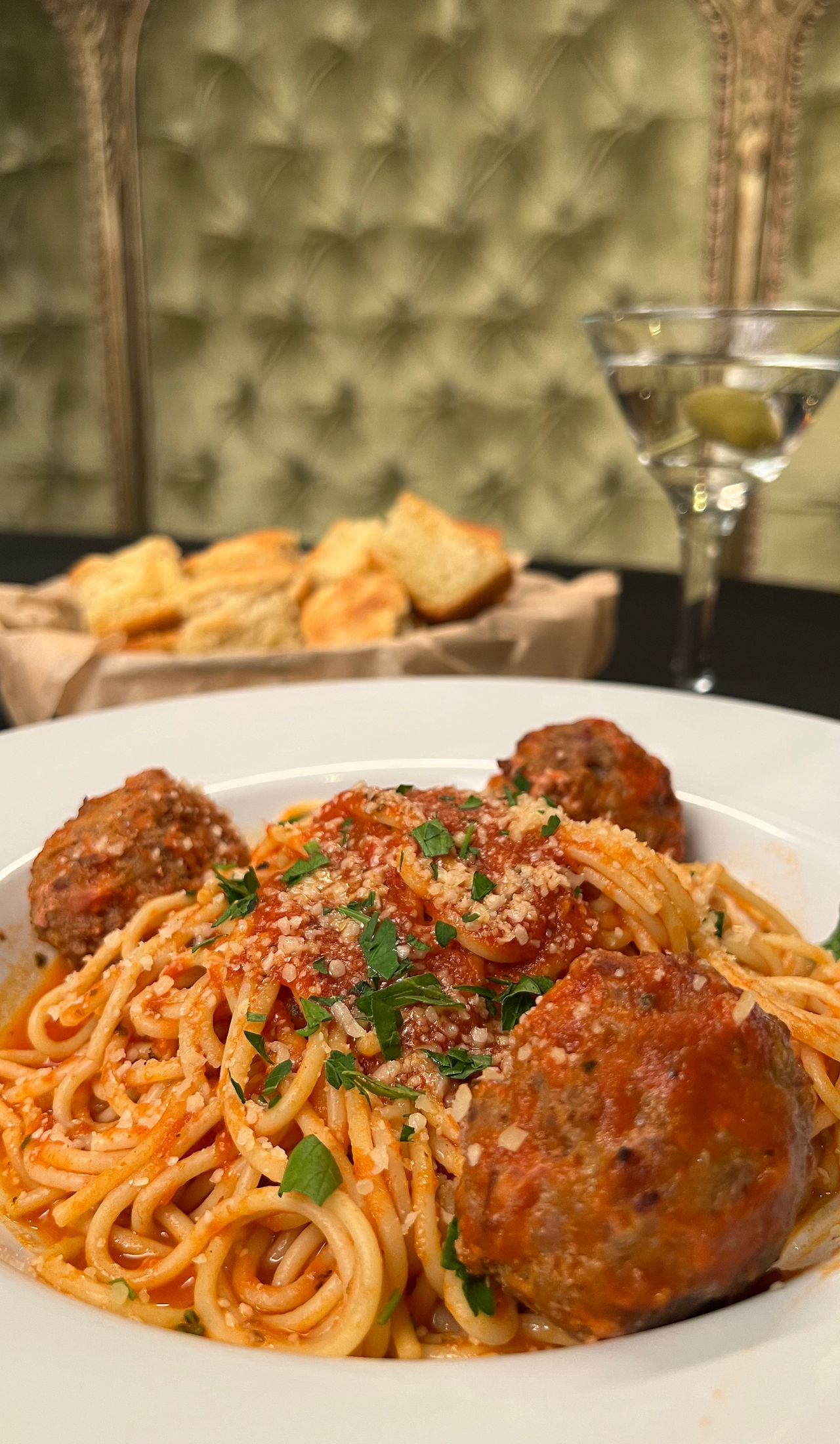 Enzo's Italian Restaurant in Santa Paula, CA (2)
