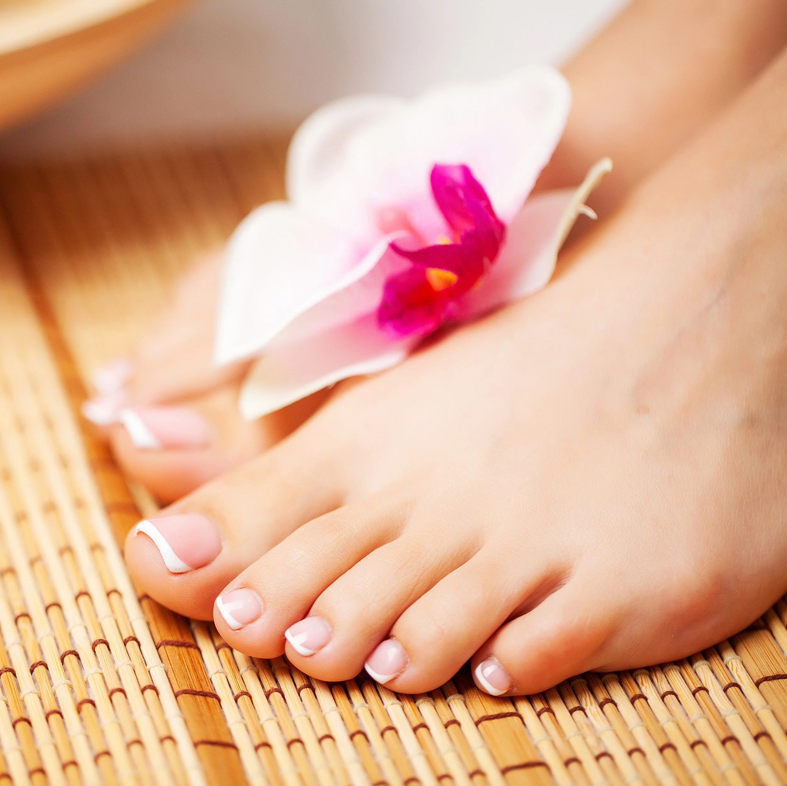 Envie Nail Spa in Brookfield, WI