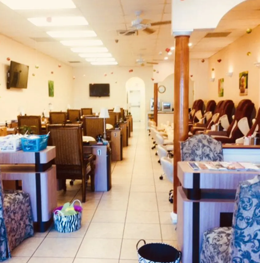 Glamour Nails in Annapolis, MD (6)