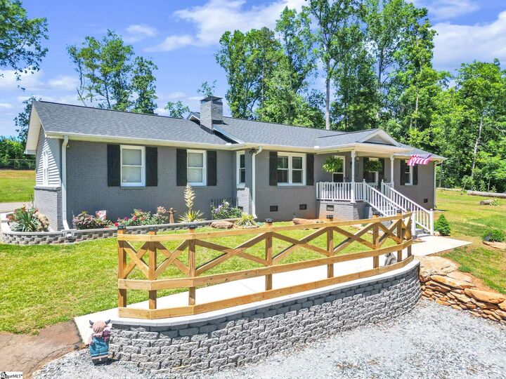 Ashley McKee of McKee Homes, Coldwell Banker Realty in Lexington, SC (3)