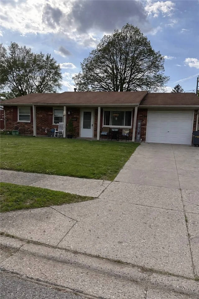 McIlvaine Realtors: Carol Bliss in Xenia, OH (2)