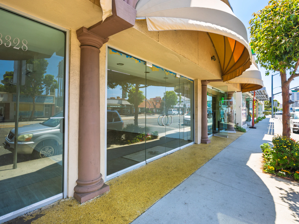 Stephanie Younger Group - Realtor in Los Angeles, CA (2)