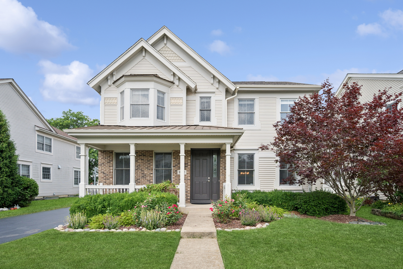 Jerfita Pierson Team - Top Glenview Real Estate Agent- Compass in Glenview, IL