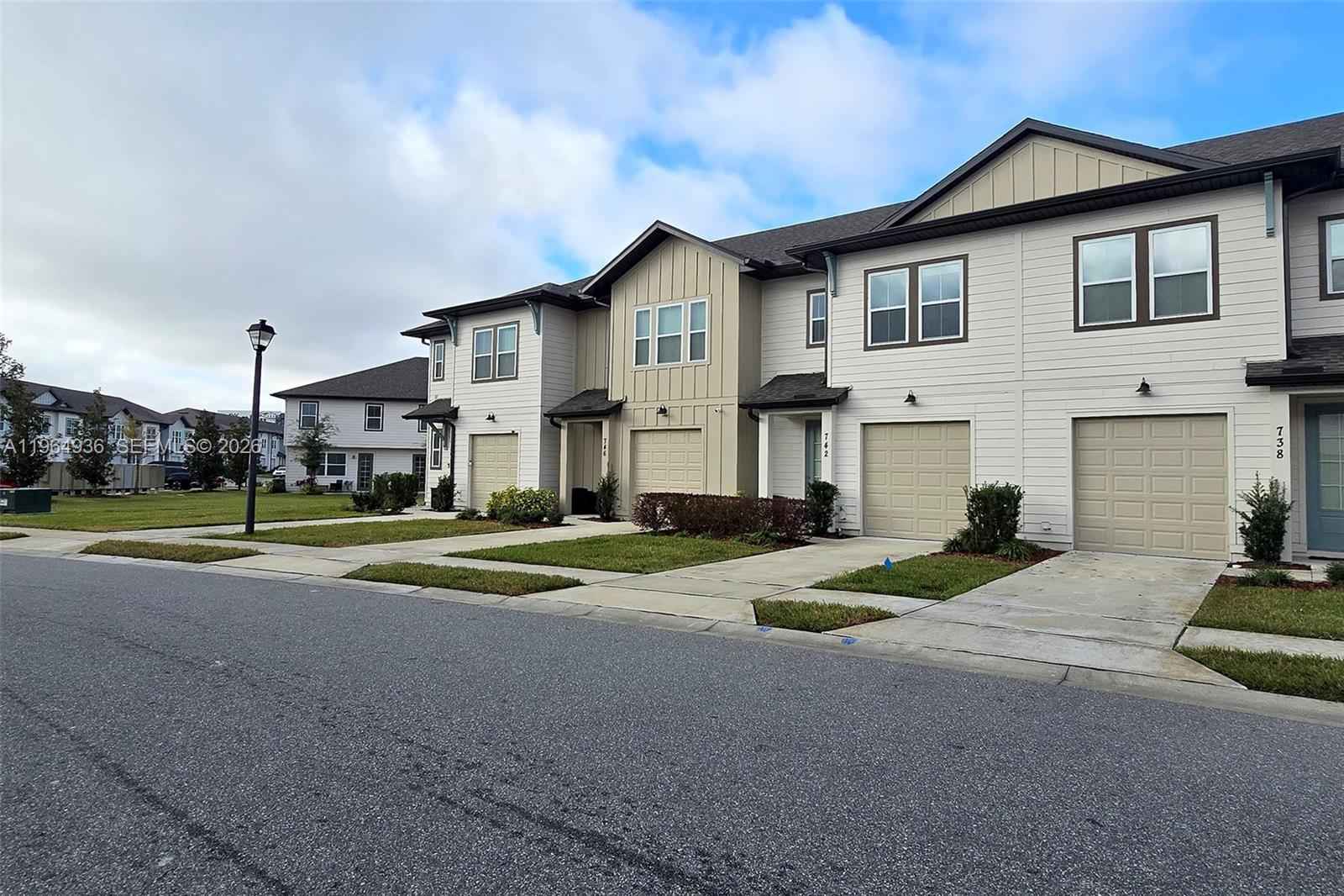 Romelia Pina, DELUX ROYAL Real Estate LLC, CEO & BROKER in Davenport, FL (4)
