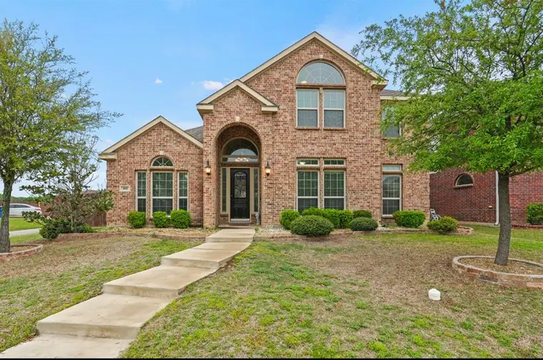 April Has Homes in Red Oak, TX (2)