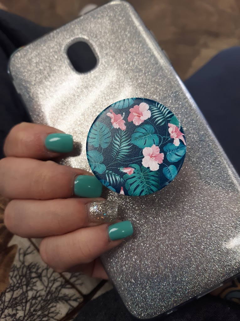 V Nails in East Liverpool, OH