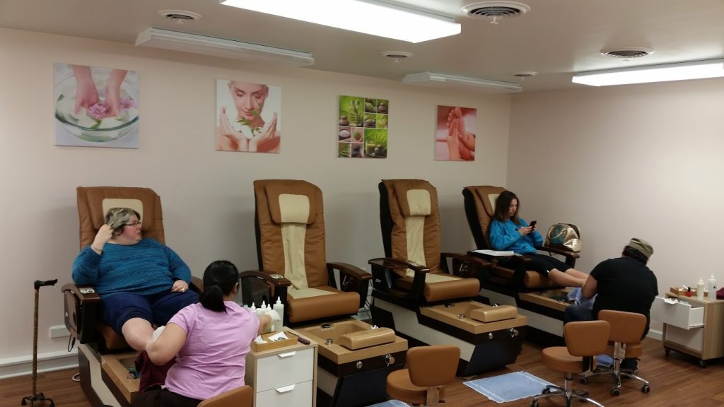 V Nails in East Liverpool, OH (5)