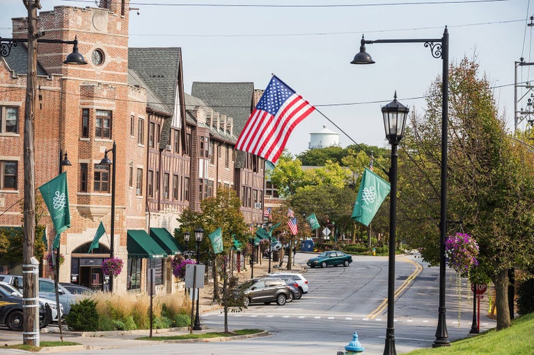 Village Realty: Sully Abuawad Real Estate Broker in Oak Lawn, IL (3)