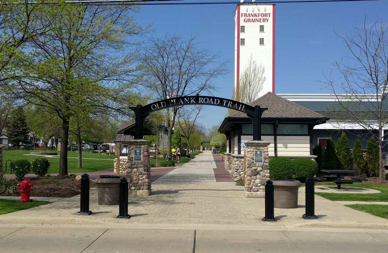 Village Realty: Sully Abuawad Real Estate Broker in Oak Lawn, IL (6)