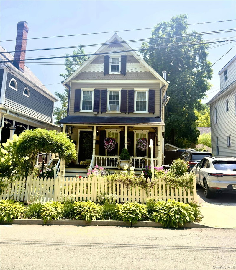 Donna Cox - Associate Broker Howard Hanna |Rand Realty in Nyack, NY