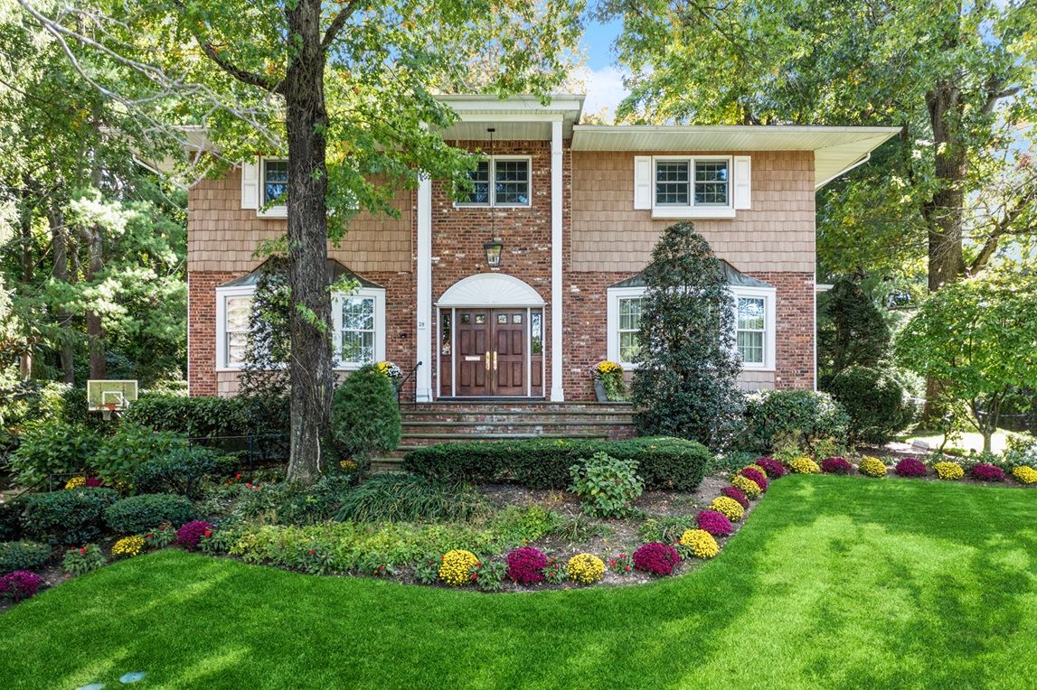 Michelle N. Cohen, Roslyn/East Hills, NY REALTOR at Compass Real Estate in Manhasset, NY