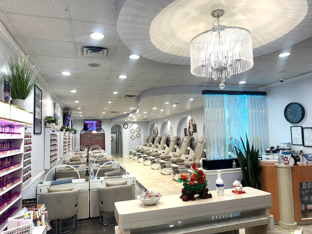 Attractive Nails & Spa of Montgomery Square in Cincinnati, OH (4)