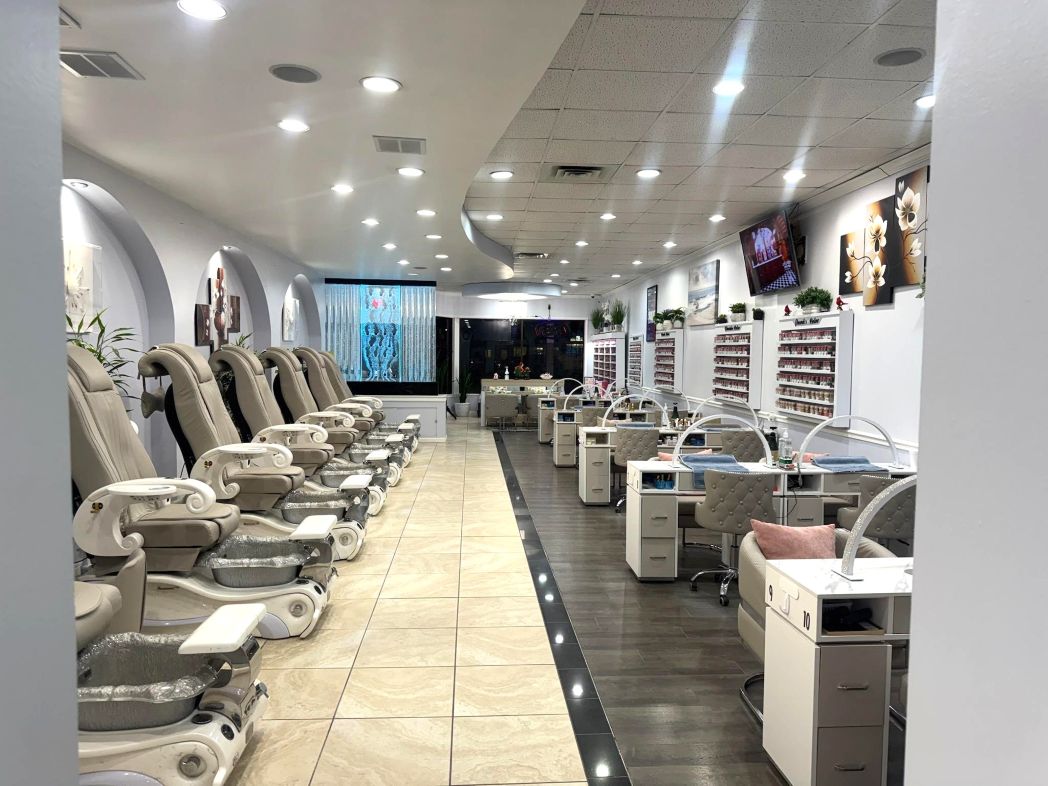 Attractive Nails & Spa of Montgomery Square in Cincinnati, OH (6)