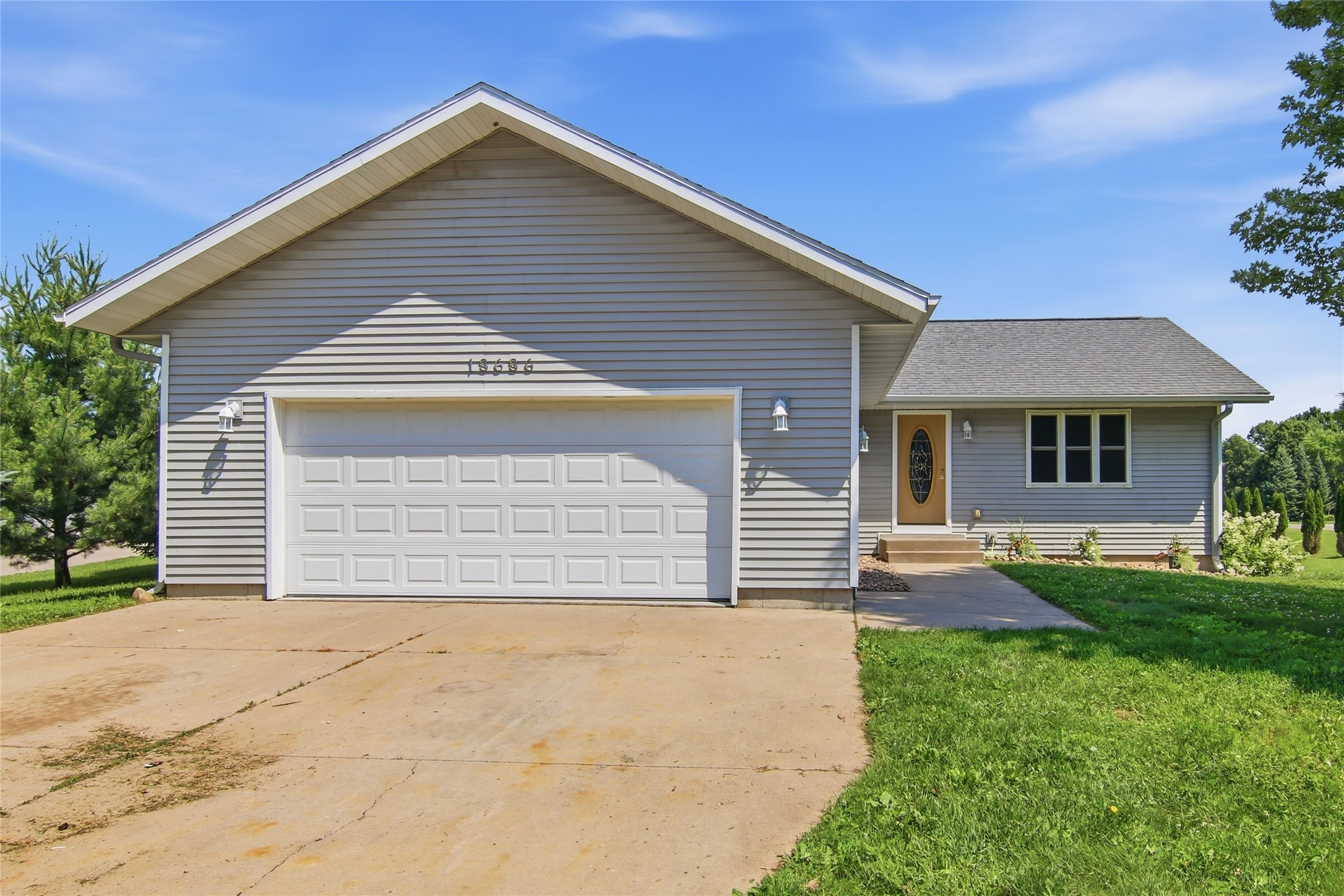 Luxe Realty in Cornell, WI (4)
