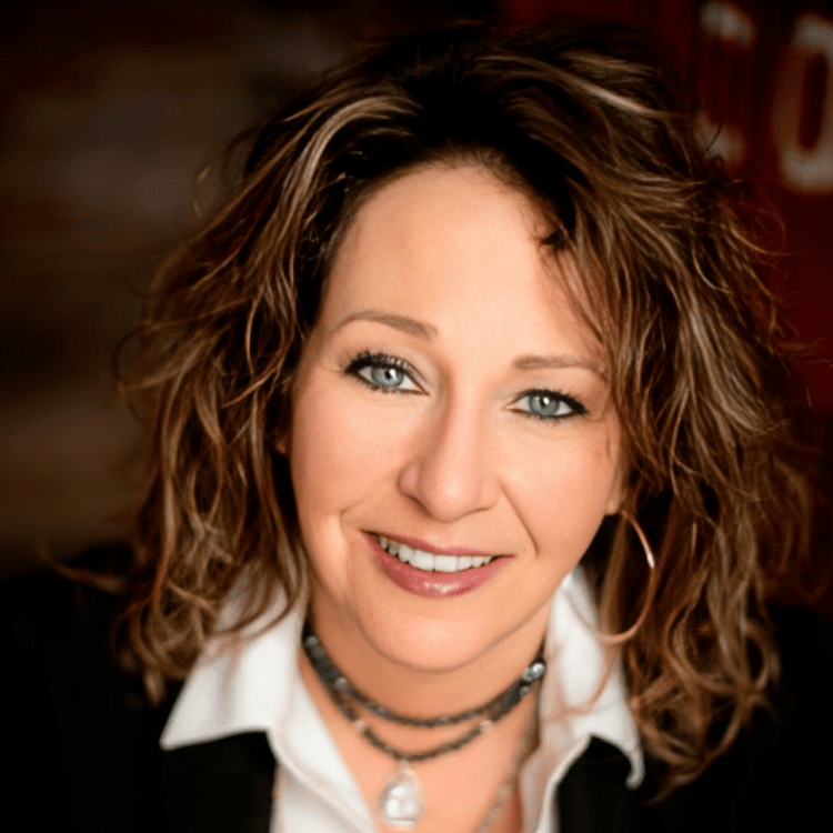 Kimberly Stark | Kimberly and Co Real Estate in Okauchee Lake, WI (5)