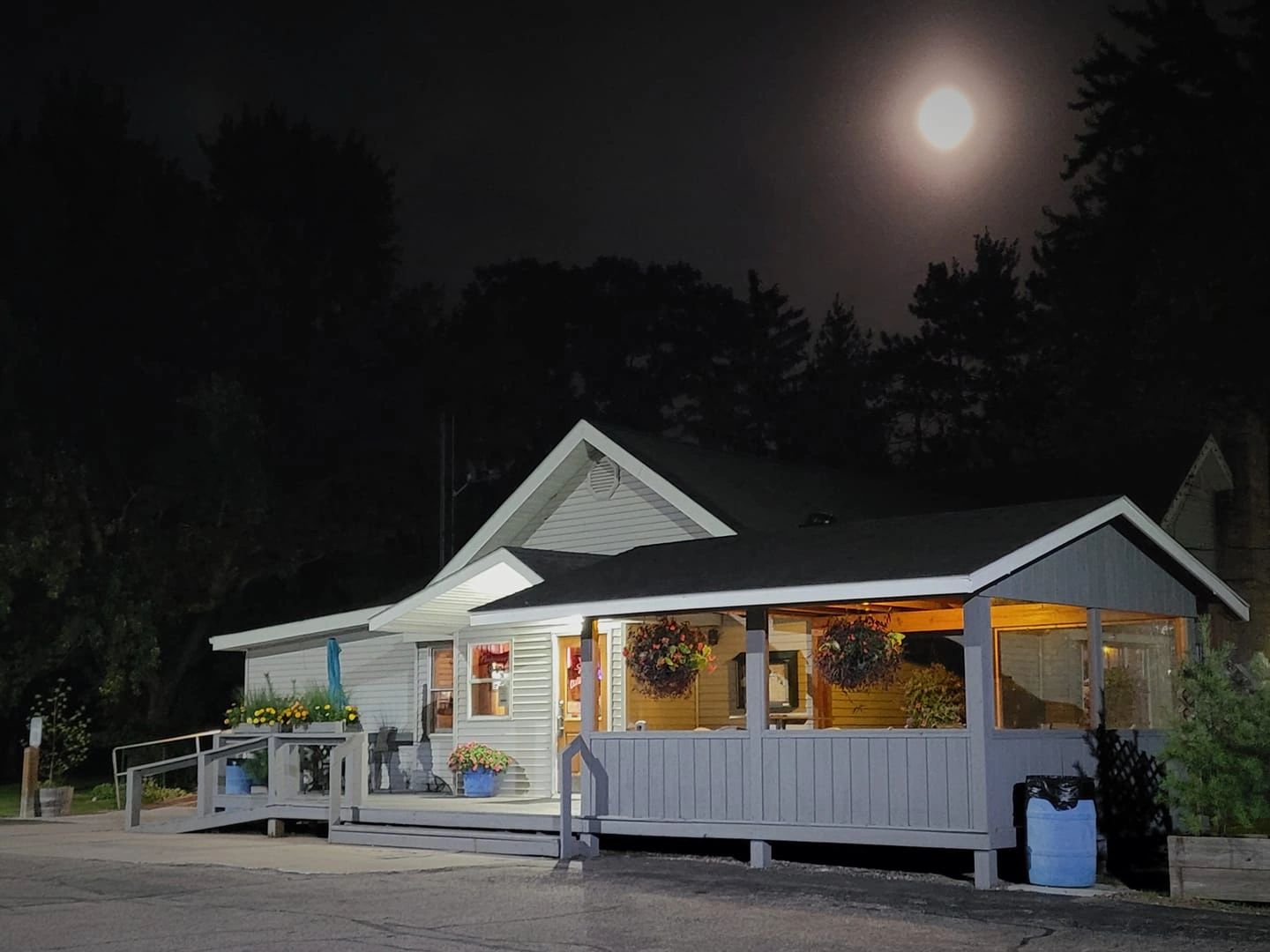 Club Forest Bar and Grill in Plover, WI