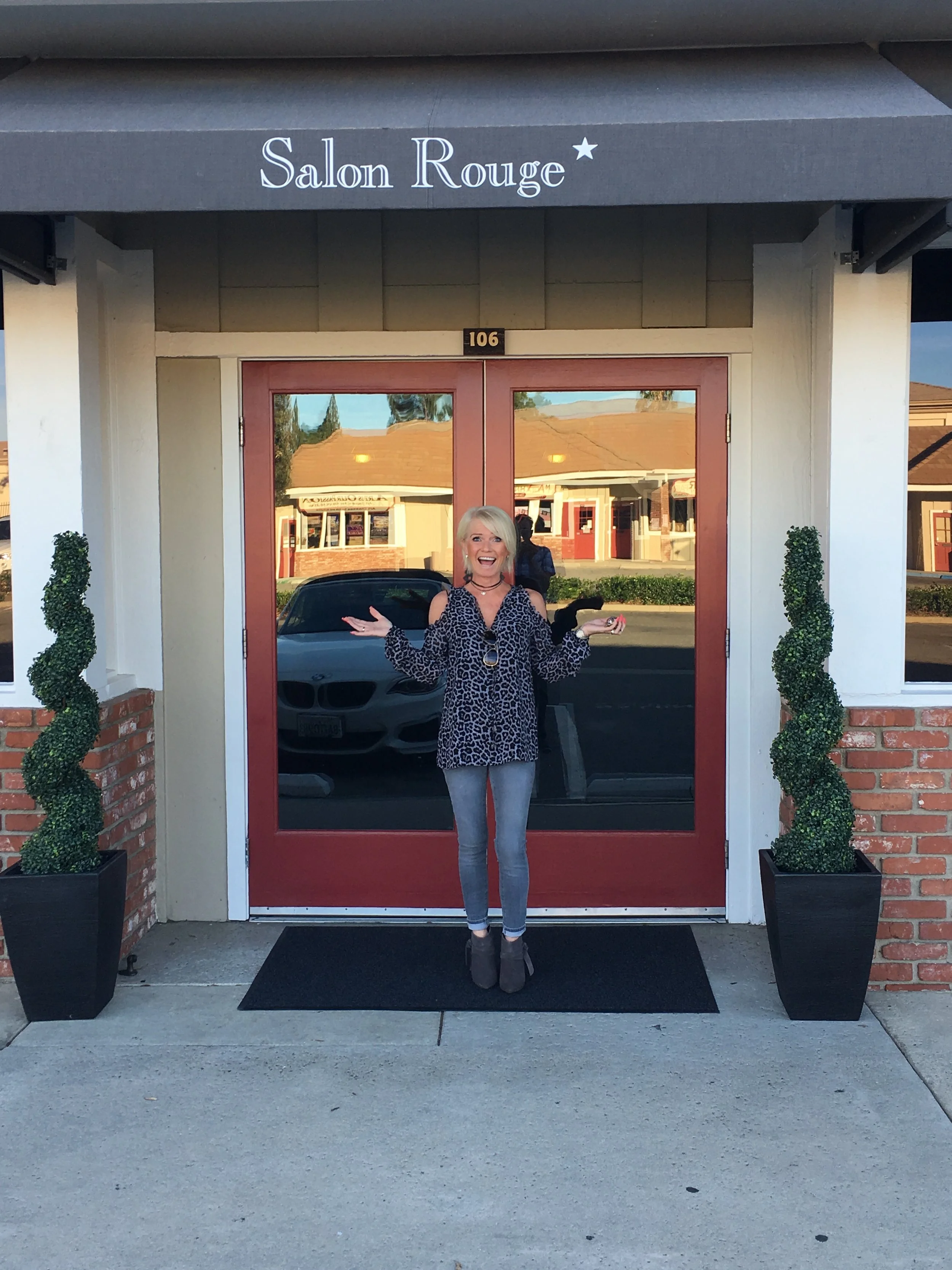 Salon Rouge in Thousand Oaks, CA