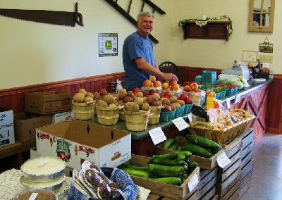 R & J Farm Market in Souderton, PA