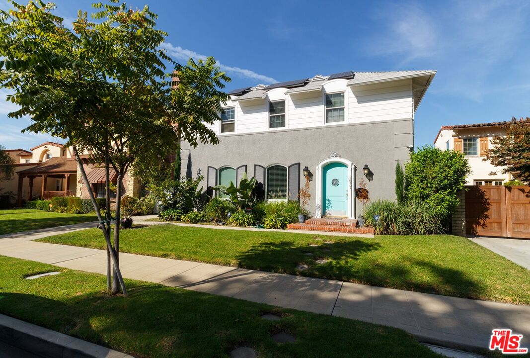 Nia Mallett | Real Estate in Santa Monica, CA (2)