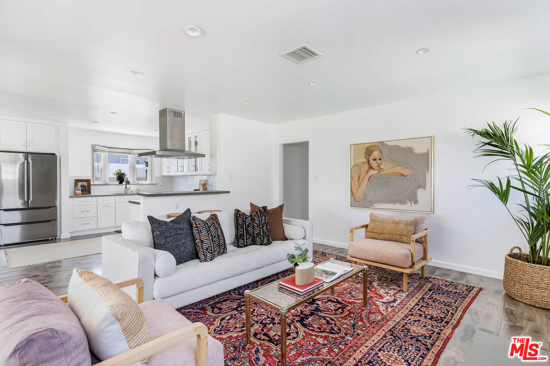 Nia Mallett | Real Estate in Santa Monica, CA (4)