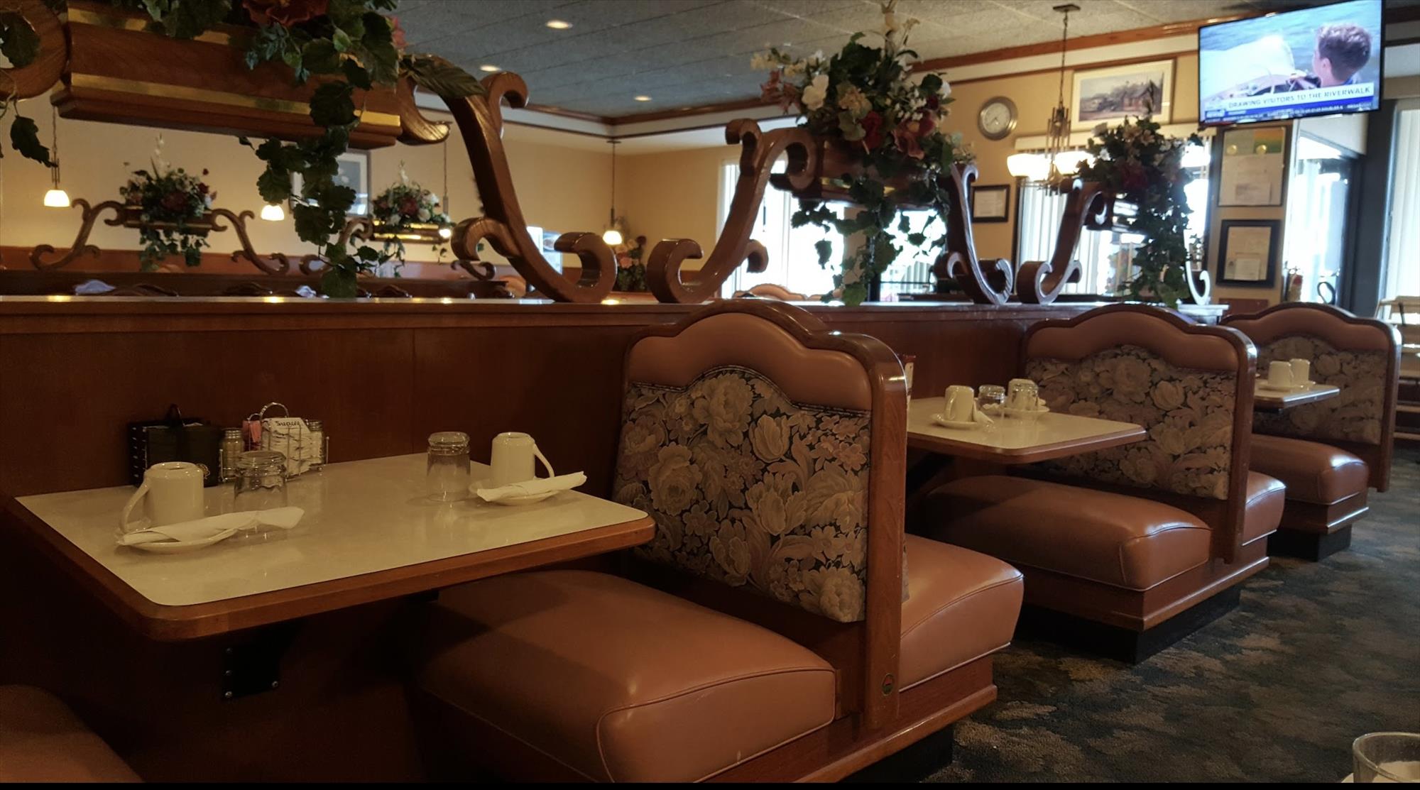 Spring Garden Restaurant in Waunakee, WI (4)