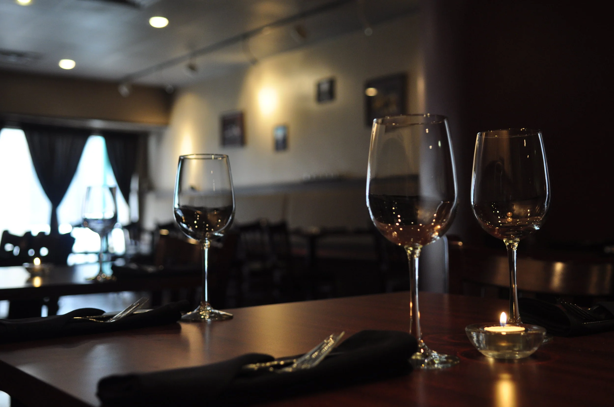 Noah's Restaurant & Lounge in Charleston, WV (5)