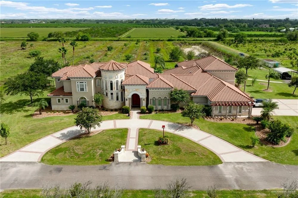 The Jaime Lee Gonzalez Realtor Team - Top Realtor in McAllen, Luxury Real Estate agent in McAllen, Investment Properties in Edinburg, TX