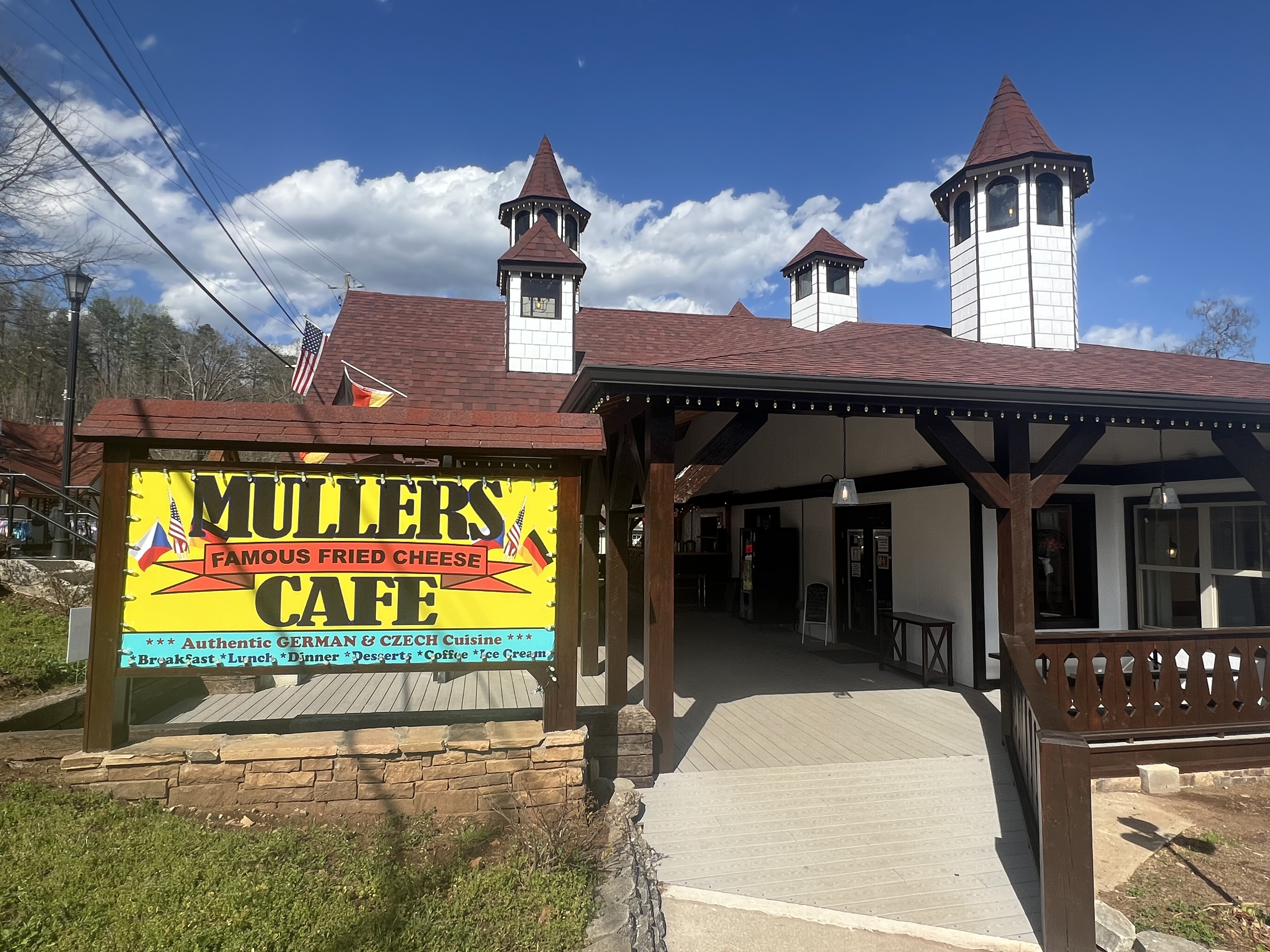 MULLER S FAMOUS FRIED CHEESE CAFE in Helen, GA